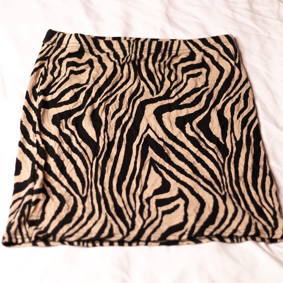 PrettyLittleThing Zebra Print Basic Mini skirt - US8 - Picture 1 of 4